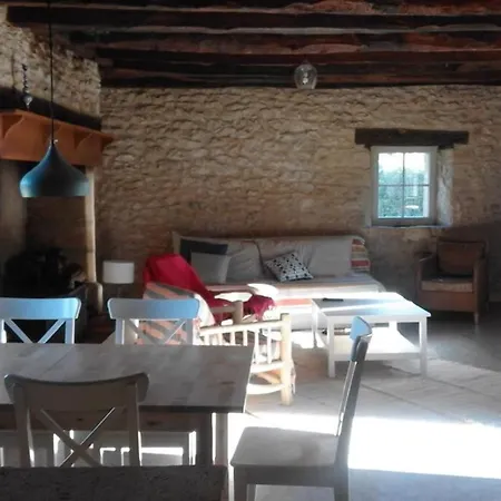 Gites A Saint Leon Sur Vezere Дом отдыха Sergeac