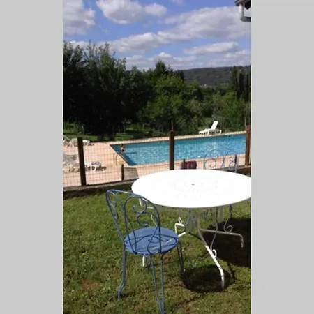 Gites A Saint Leon Sur Vezere Дом отдыха